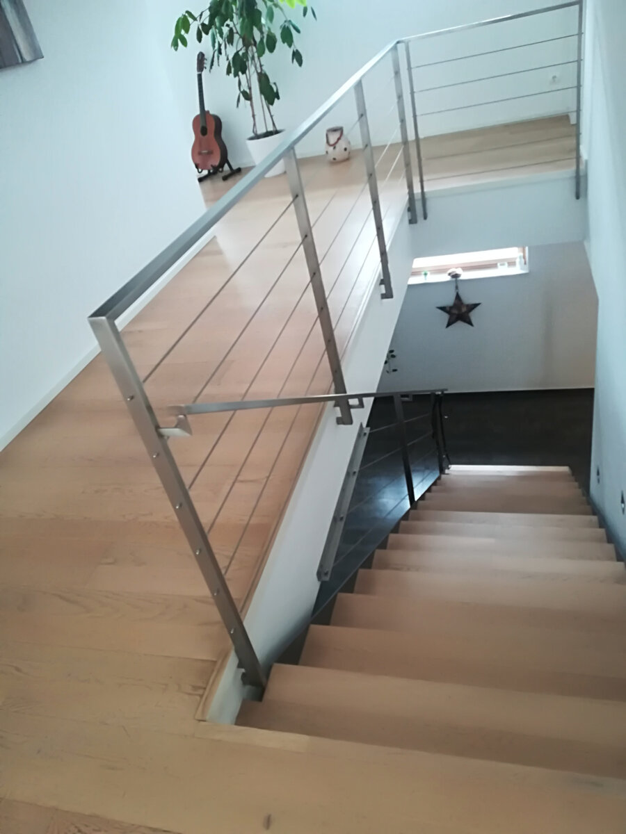 Geländer und Treppe